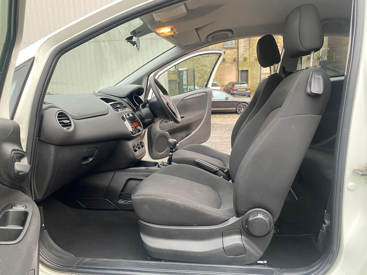 Used Fiat Punto 2014 for sale - 77344800: Photo 9