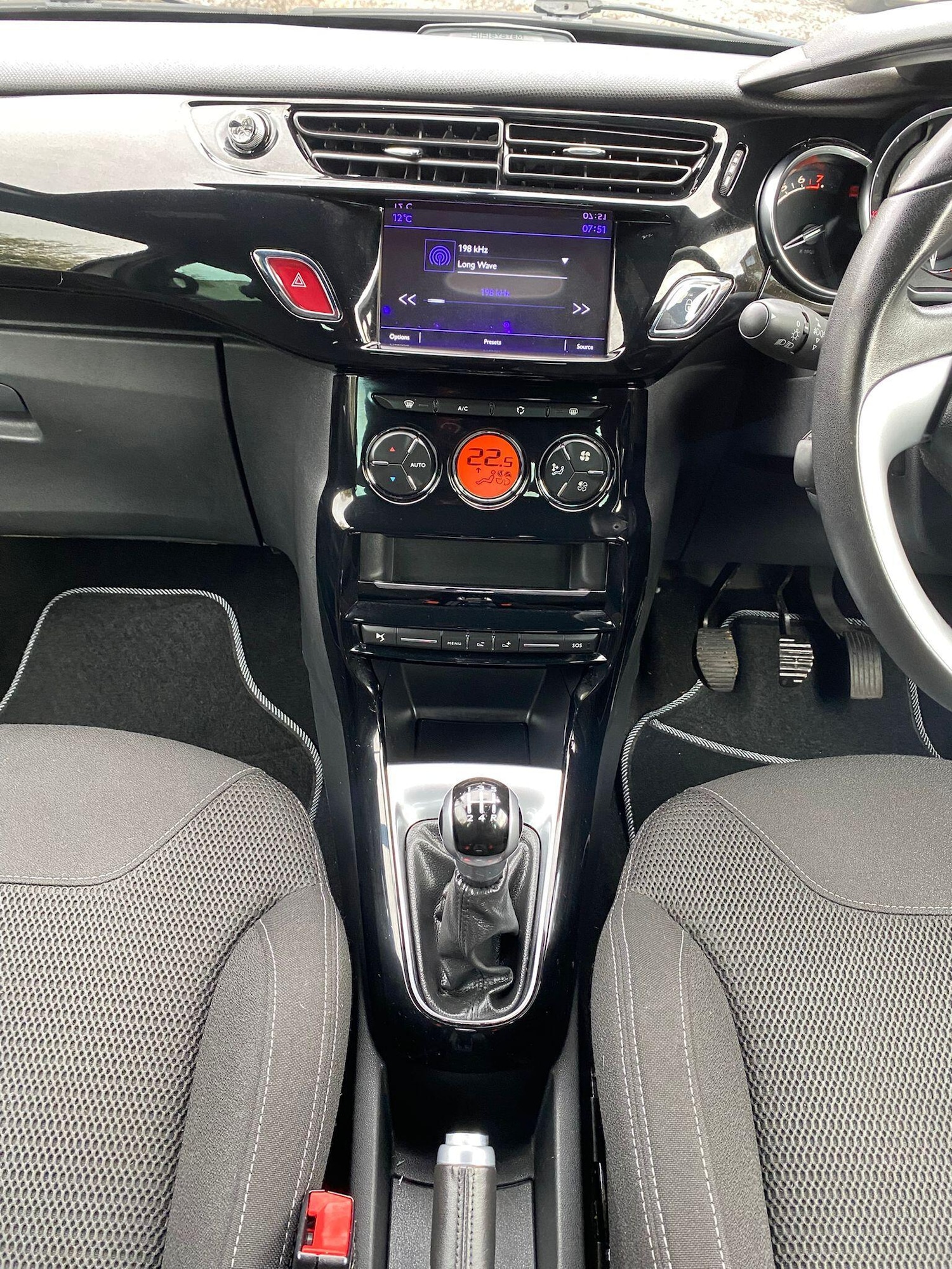 Used DS Automobiles DS 3 2015 for sale - 76423625: Photo 21