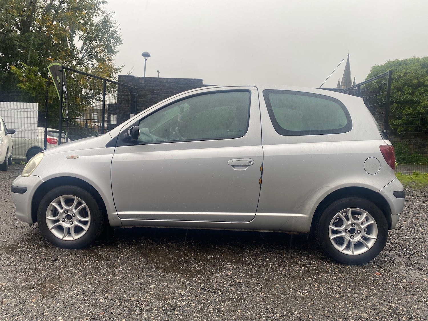 Used Toyota Yaris 2003 for sale - 76021126: Photo 10