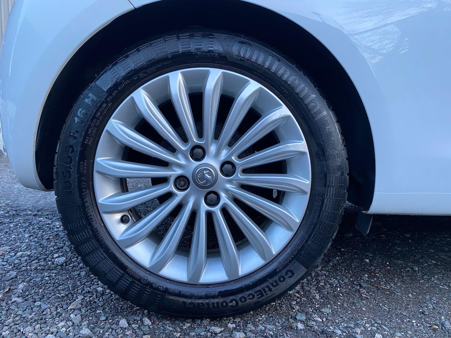 Used Vauxhall ADAM 2015 for sale - 76727338: Photo 24