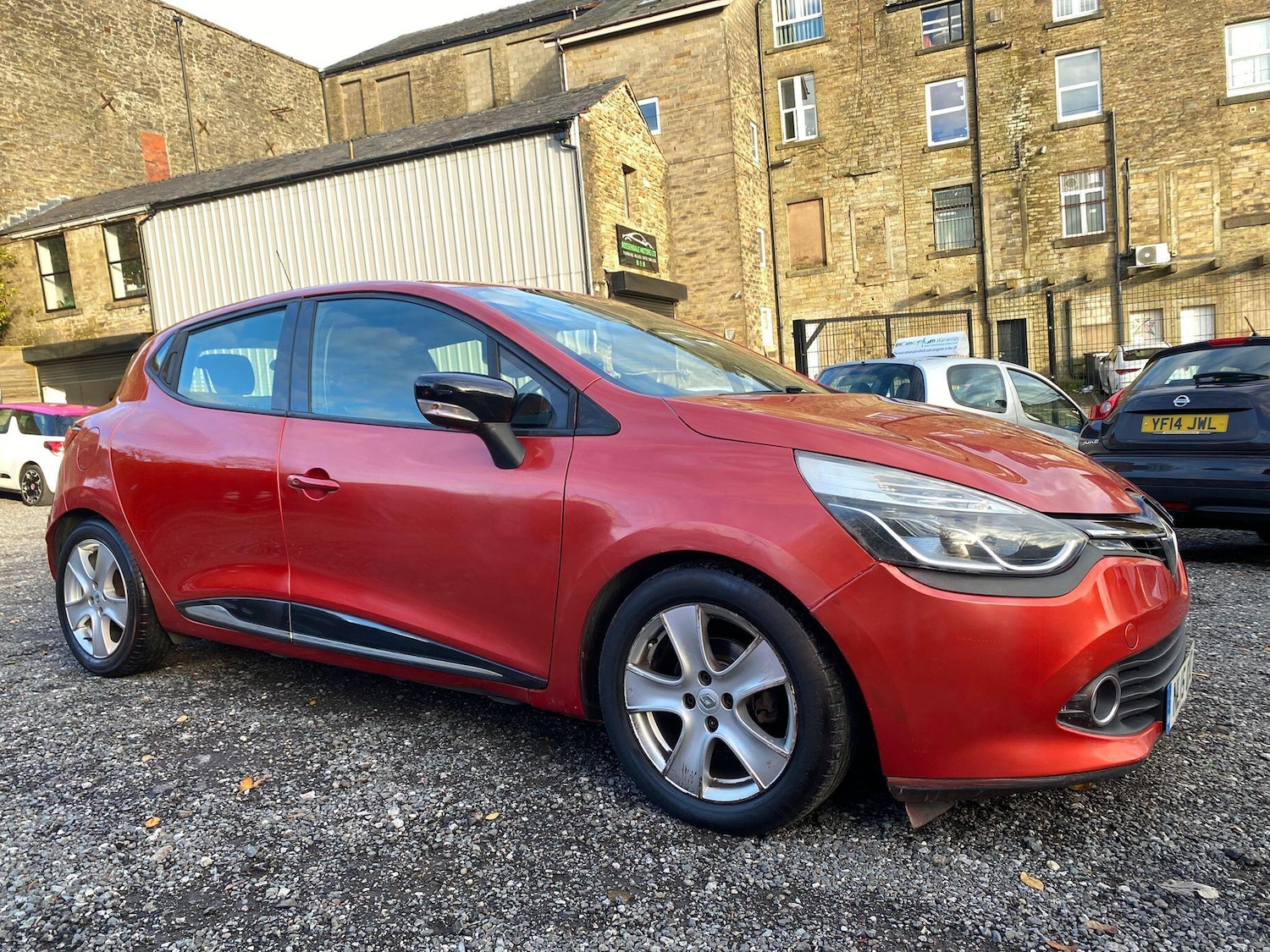 Used Renault Clio 2015 for sale - 76370643: Photo 11