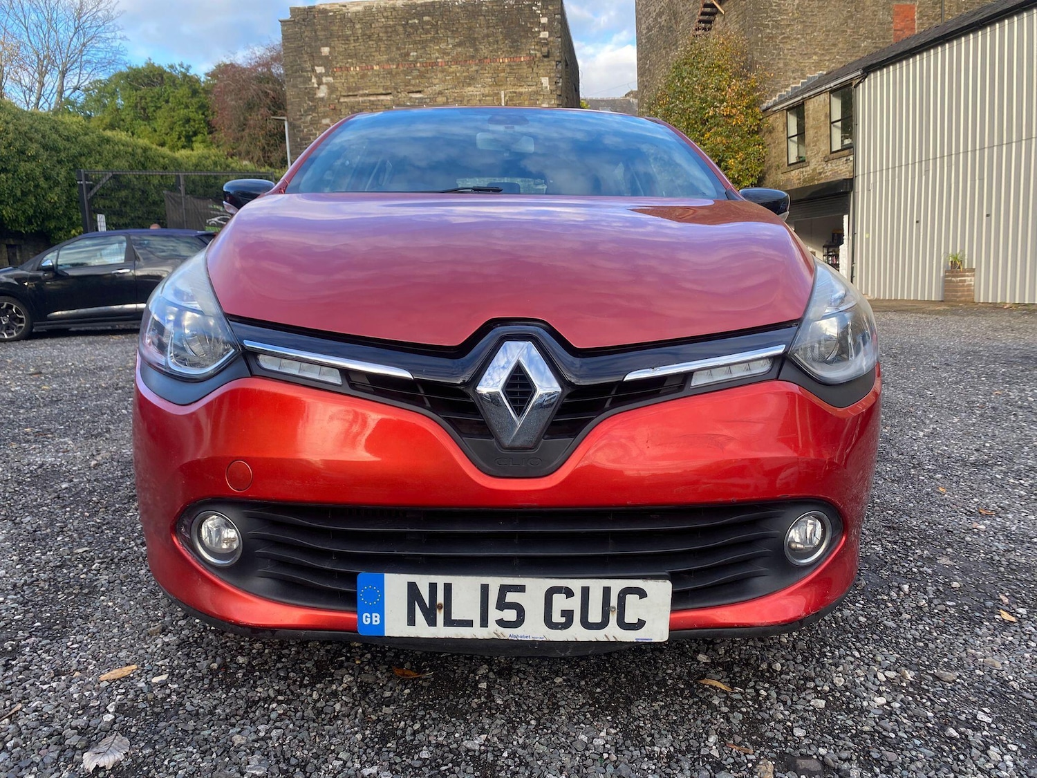 Used Renault Clio 2015 for sale - 76370643: Photo 3