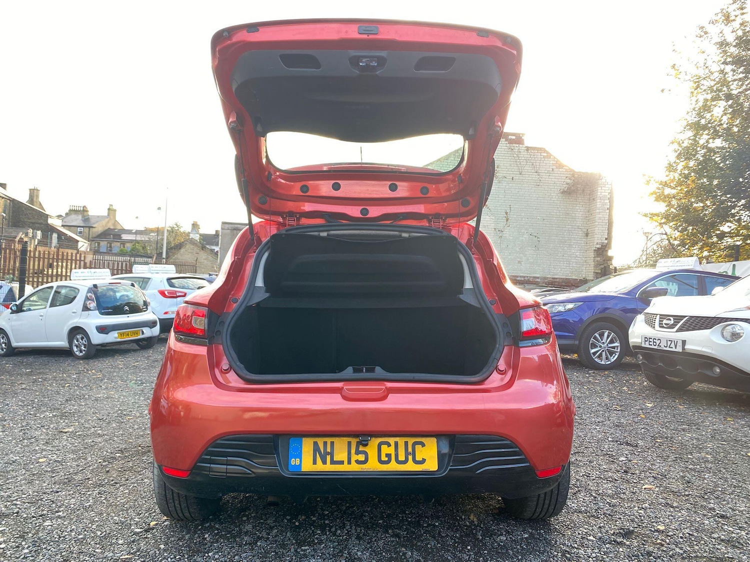 Used Renault Clio 2015 for sale - 76370643: Photo 5