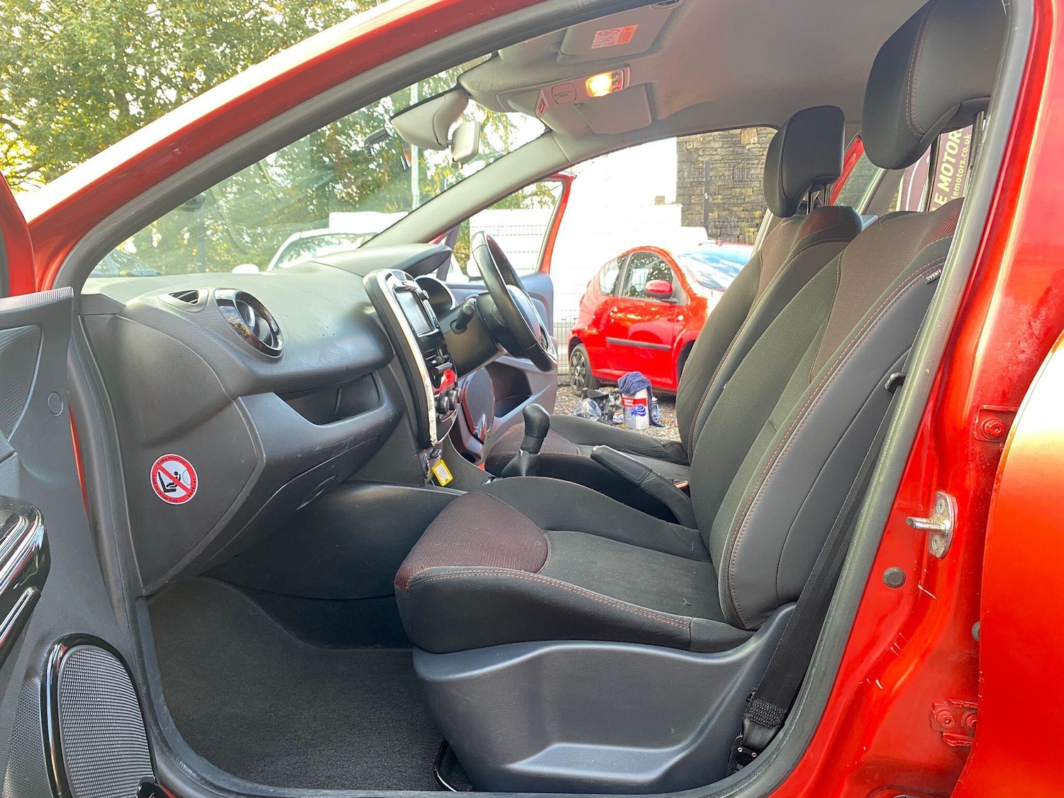 Used Renault Clio 2015 for sale - 76370643: Photo 7