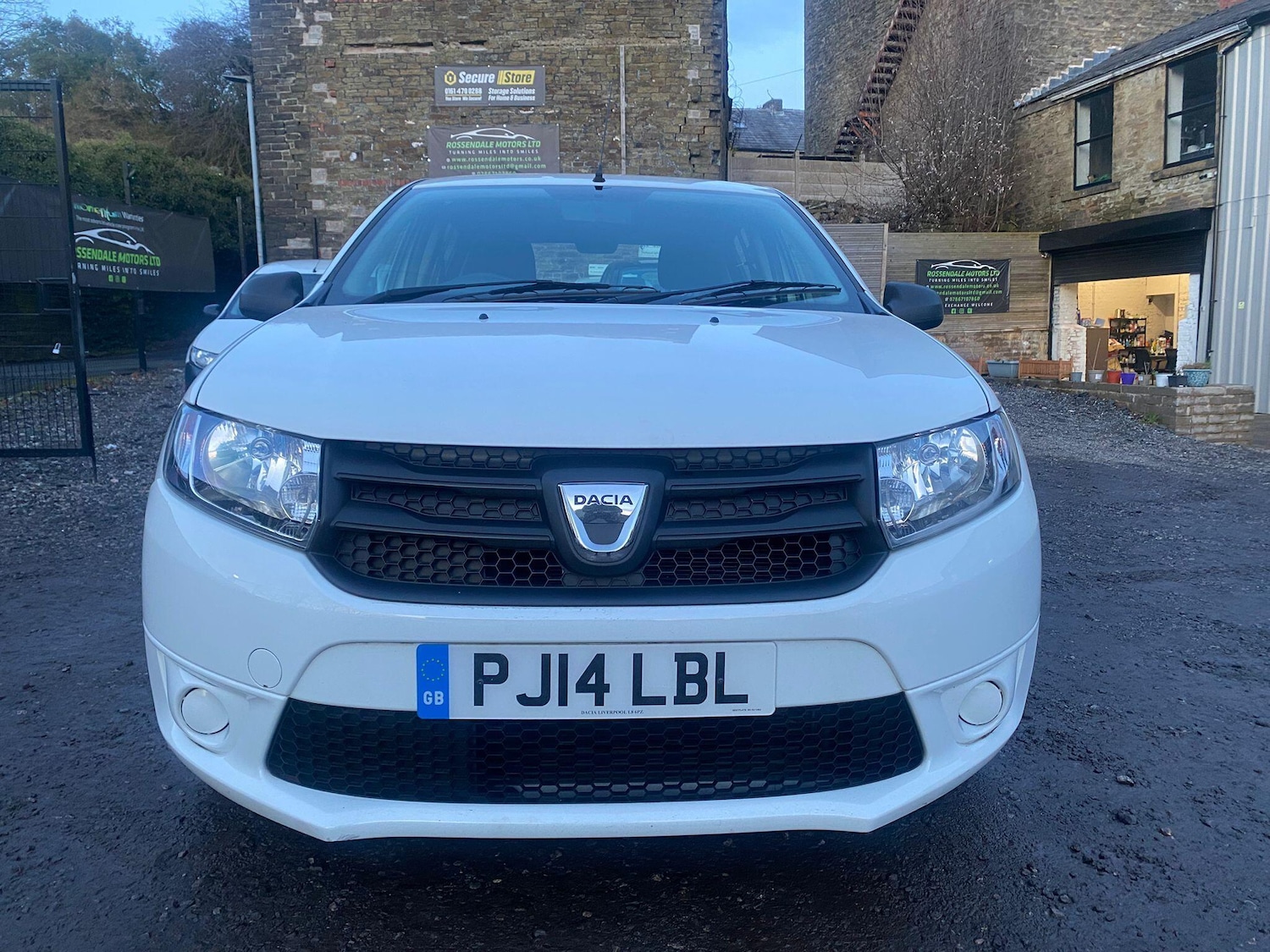 Used Dacia Sandero 2014 for sale - 77162790: Photo 2