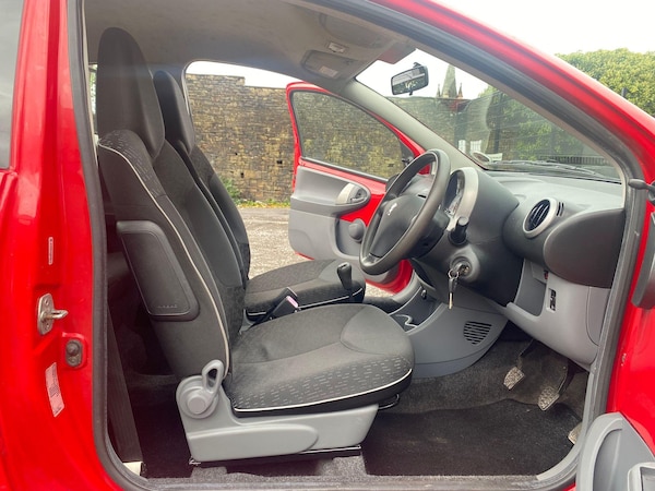 Used Peugeot 107 2009 for sale - 76201190: Photo 14
