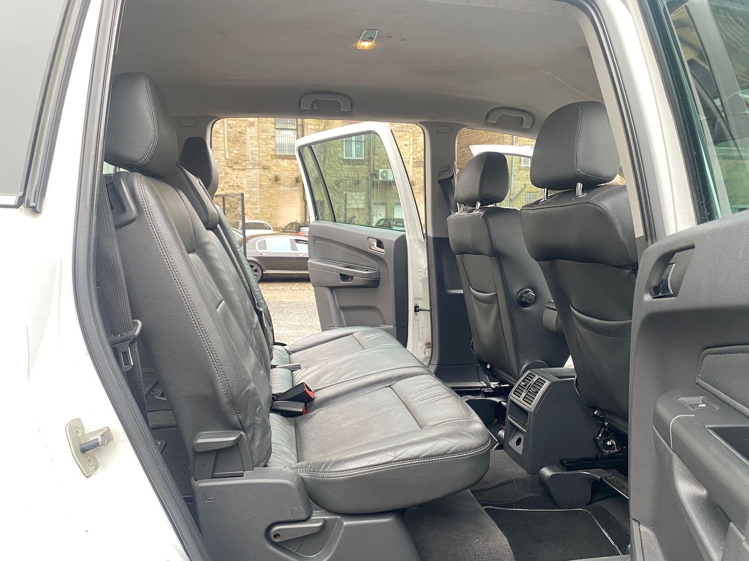 Used Vauxhall Zafira 2011 for sale - 77345322: Photo 9