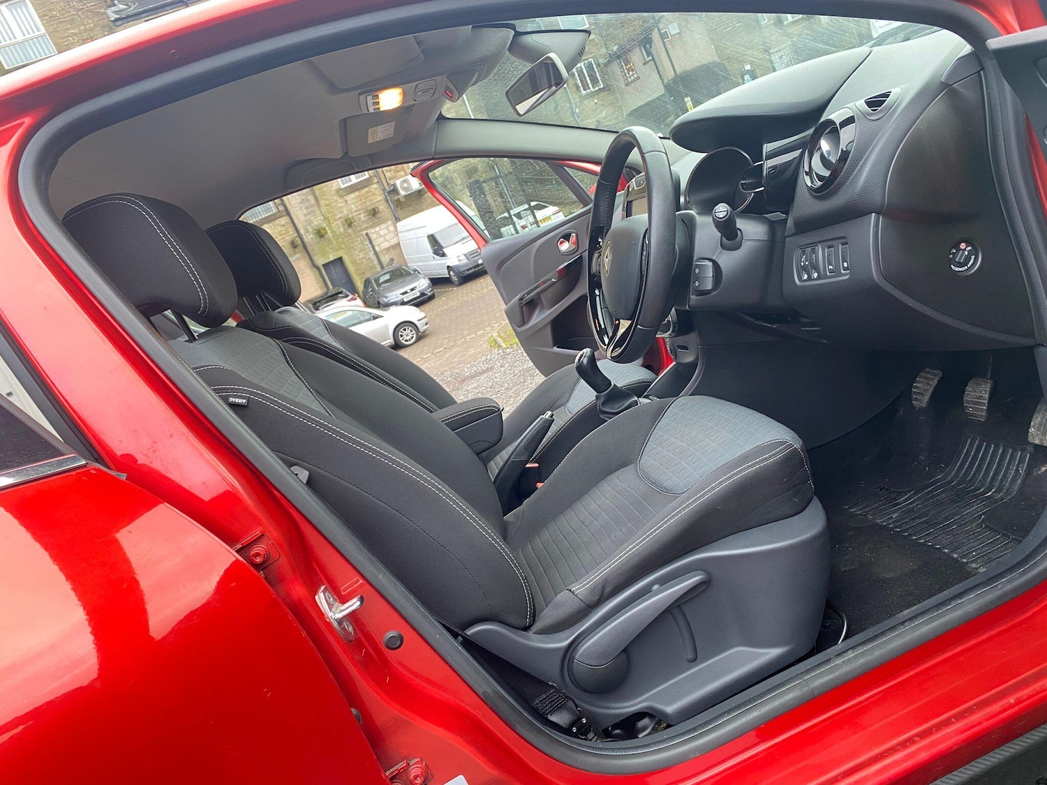 Used Renault Clio 2014 for sale - 77386372: Photo 10