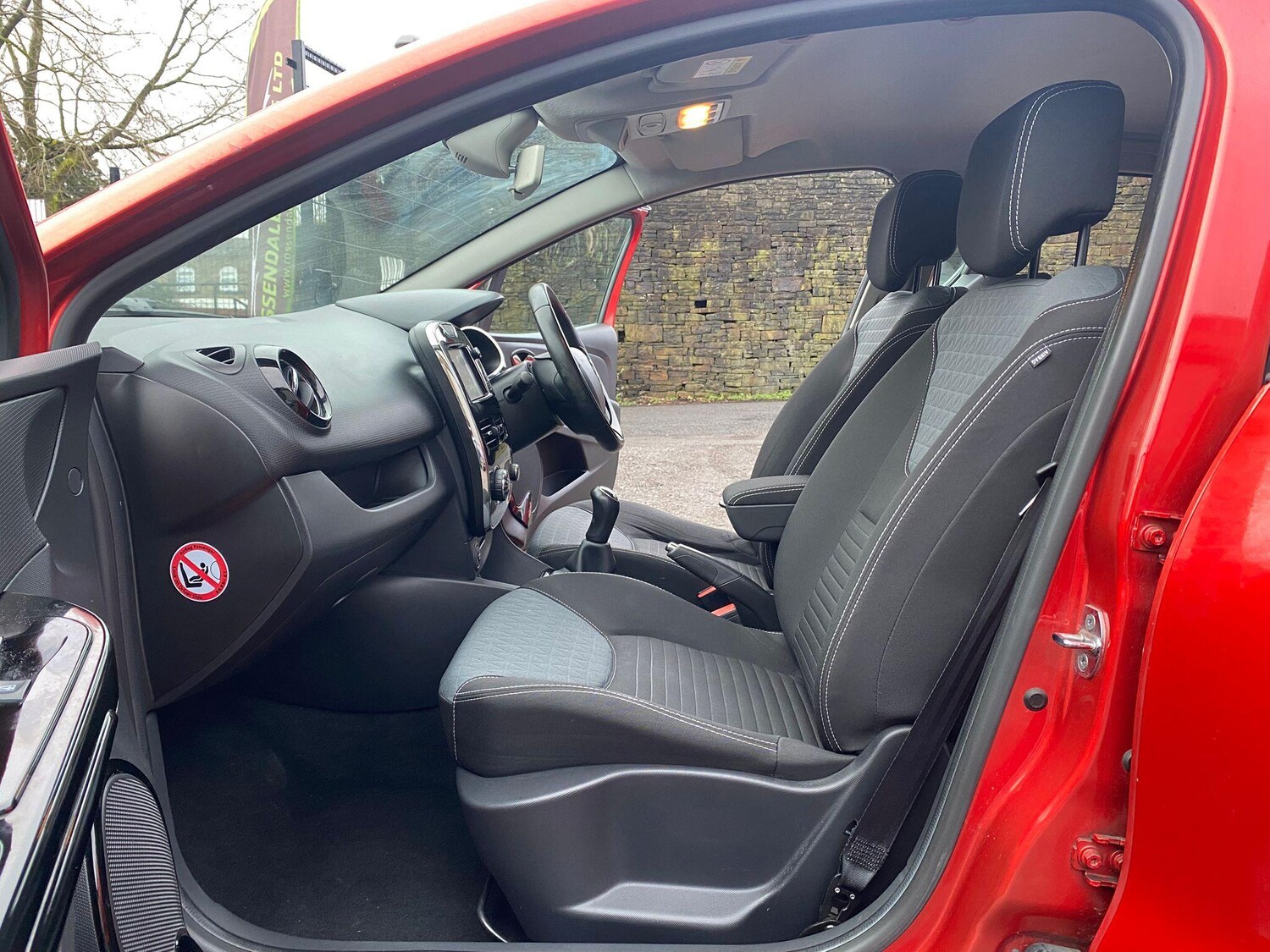 Used Renault Clio 2014 for sale - 77386372: Photo 12