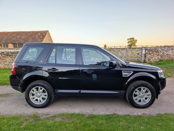 Used Land Rover Freelander 2010 for sale - 76076760: Photo