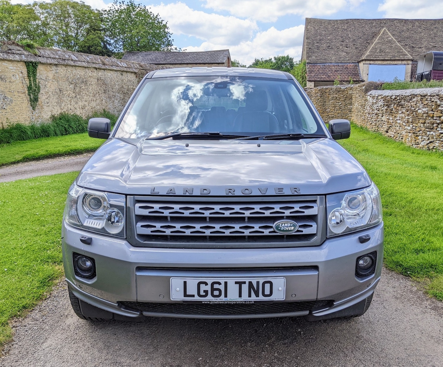 Used Land Rover Freelander 2011 for sale - 77113931: Photo 2