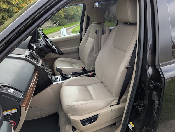 Used Land Rover Freelander 2 2010 for sale - 76231079: Photo 11