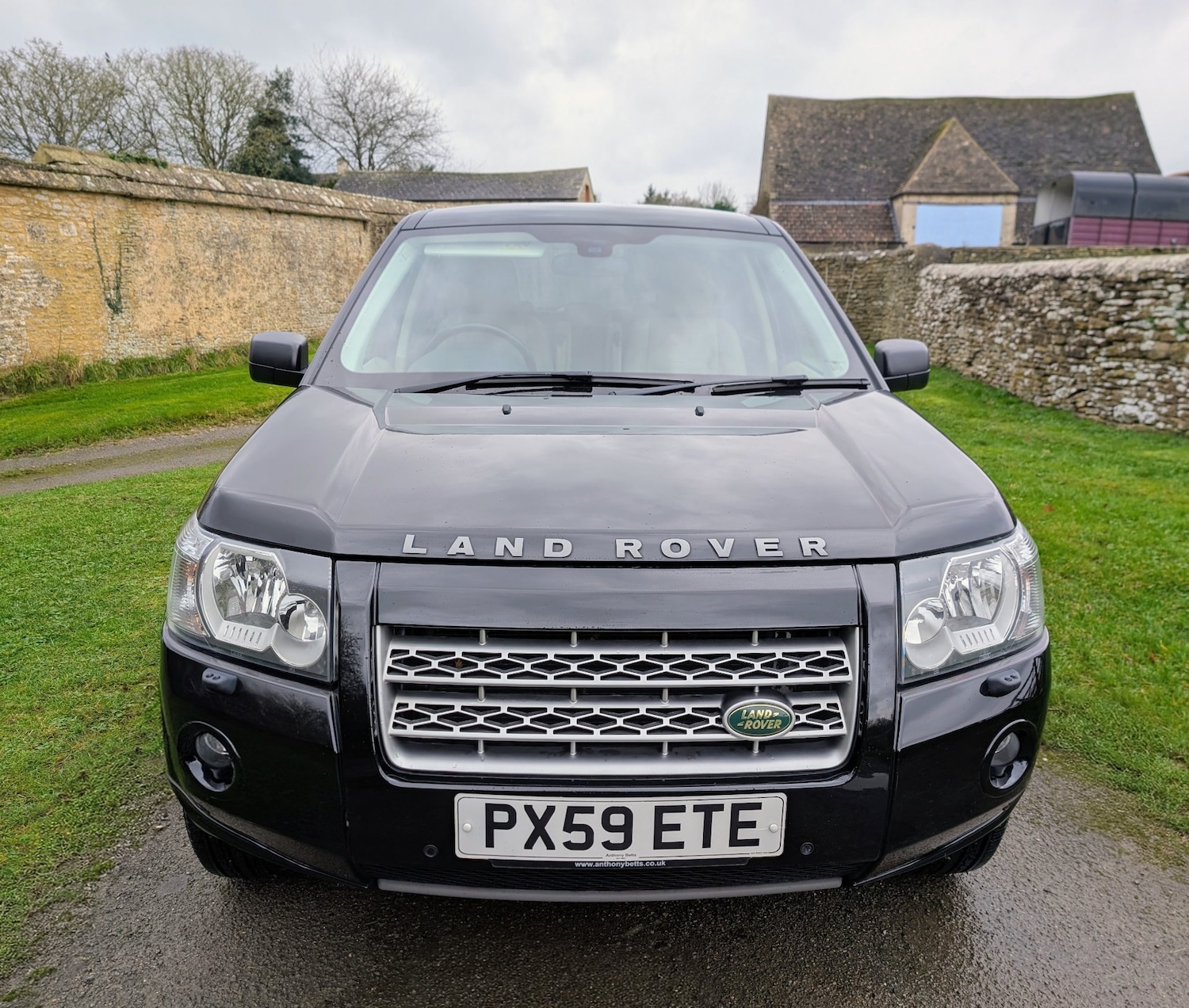 Used Land Rover Freelander 2010 for sale - 76948645: Photo 2