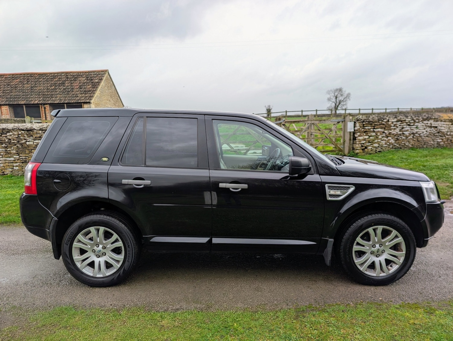 Used Land Rover Freelander 2010 for sale - 76948645: Photo 4