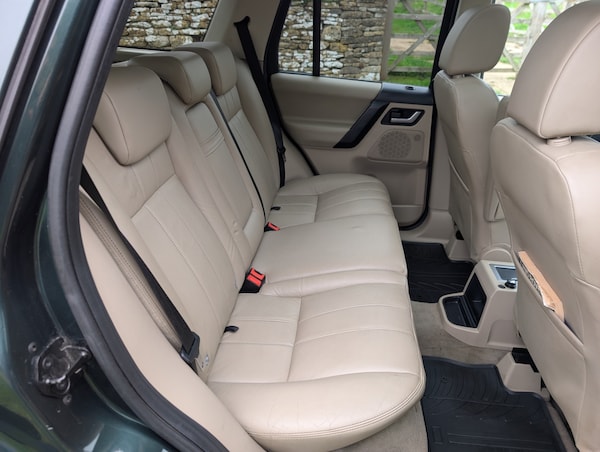 Used Land Rover Freelander 2 2011 for sale - 76273255: Photo 11