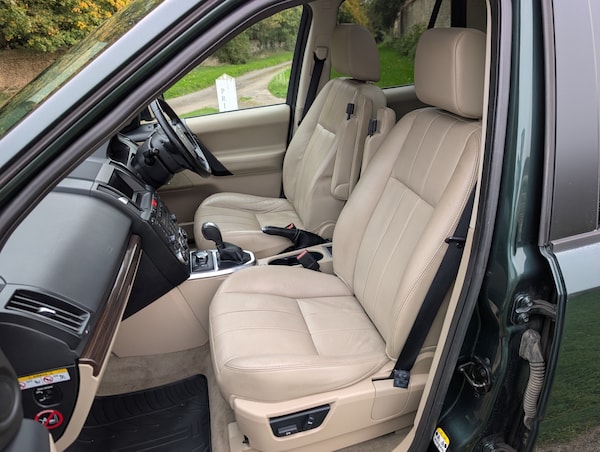 Used Land Rover Freelander 2 2011 for sale - 76273255: Photo 13