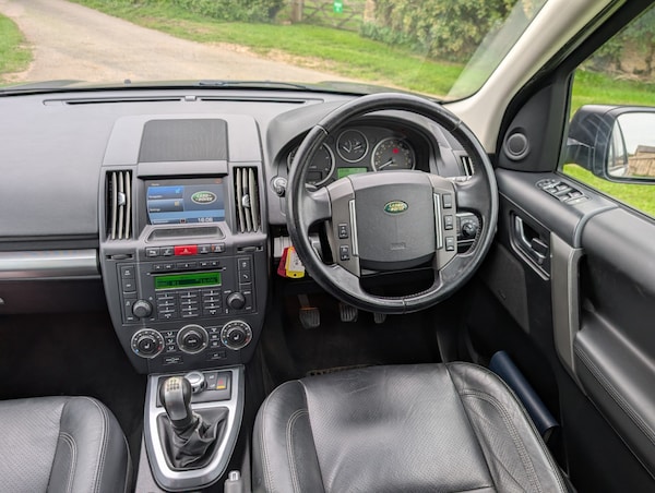 Used Land Rover Freelander 2 2010 for sale - 76116687: Photo 14