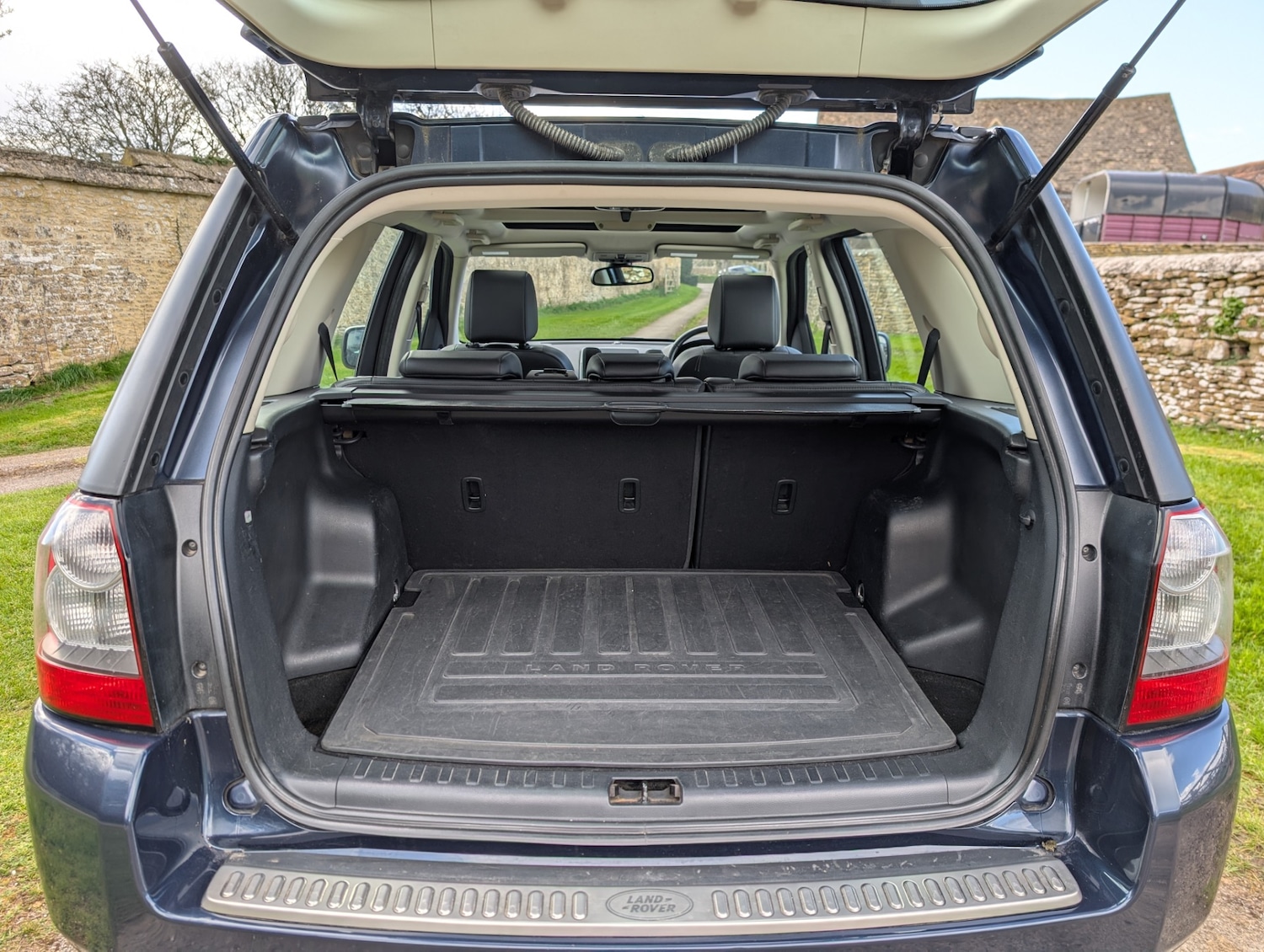 Used Land Rover Freelander 2011 for sale - 78061046: Photo 9