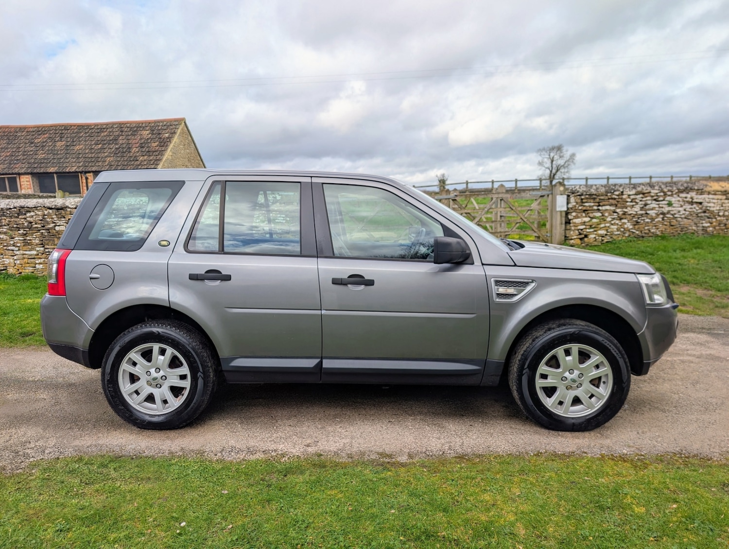 Used Land Rover Freelander 2 2010 for sale - 77965379: Photo 4
