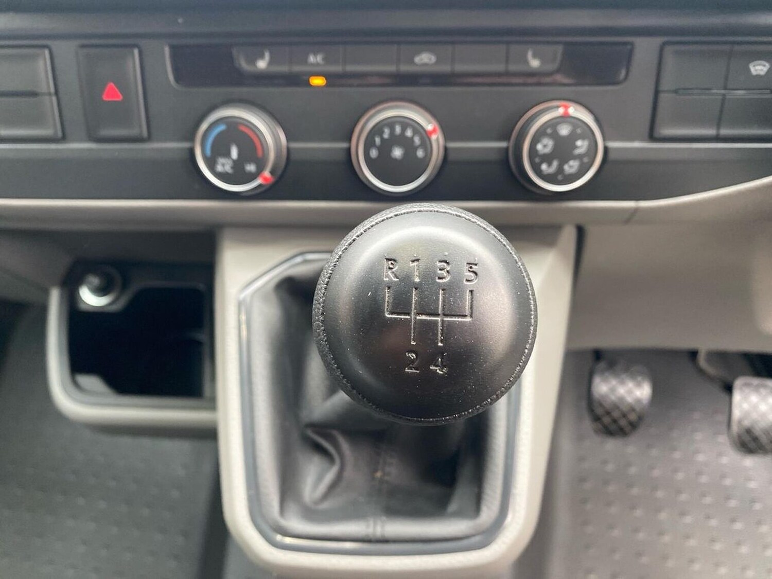 Used Volkswagen Transporter 2024 for sale - 76430835: Photo 14