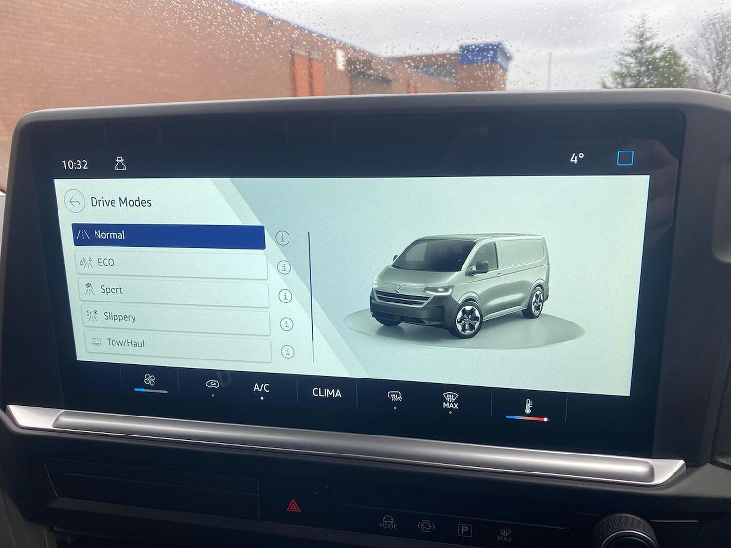 Used Volkswagen Transporter 2025 for sale - 76637821: Photo 35