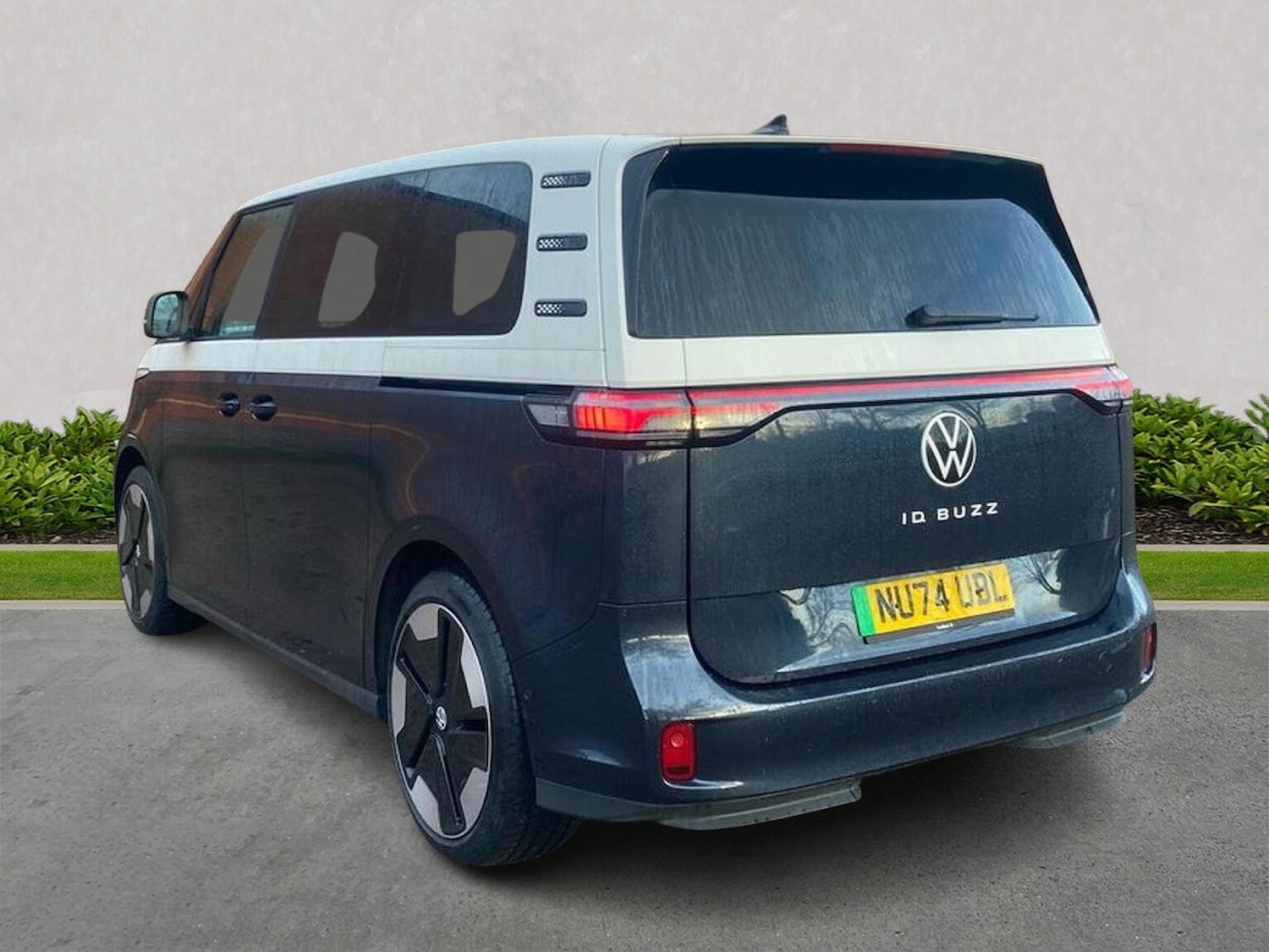 Used Volkswagen ID.Buzz 2024 for sale - 76837117: Photo 2