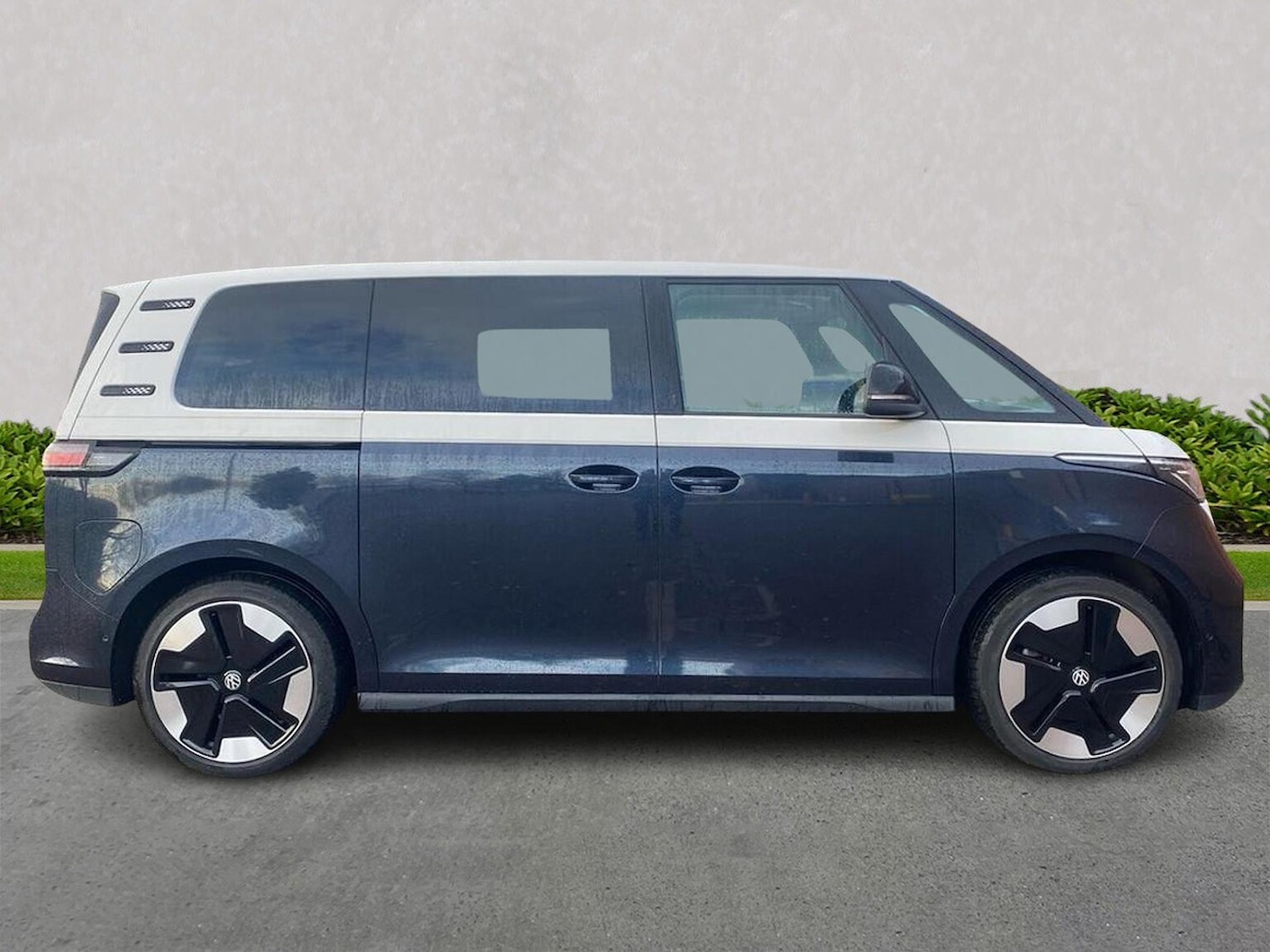 Used Volkswagen ID.Buzz 2024 for sale - 76837117: Photo 3