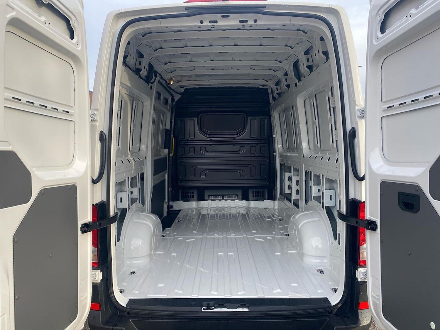 Used Volkswagen Crafter 2025 for sale - 77528853: Photo 17