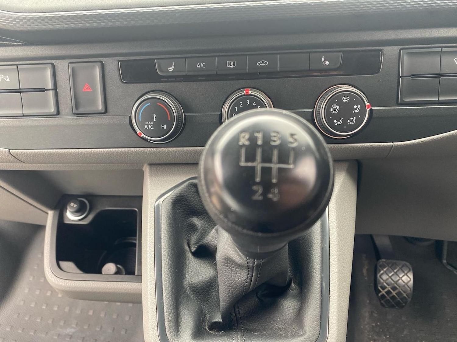 Used Volkswagen Transporter 2024 for sale - 76490580: Photo 13