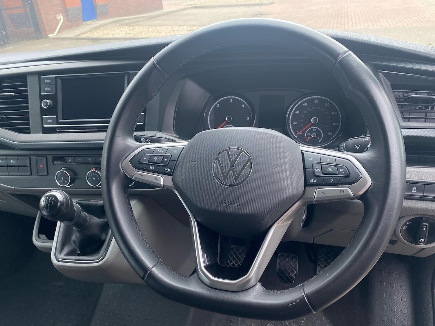 Used Volkswagen Transporter 2024 for sale - 76490580: Photo 9