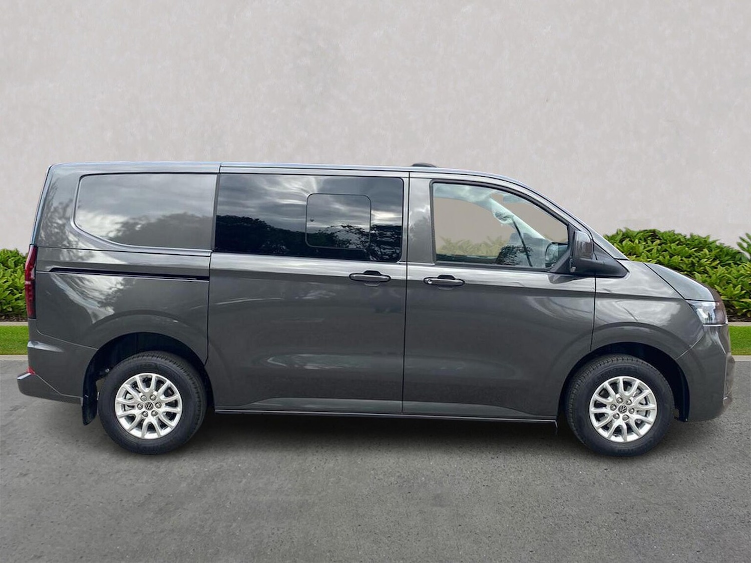 Used Volkswagen Transporter 2025 for sale - 76832031: Photo 3