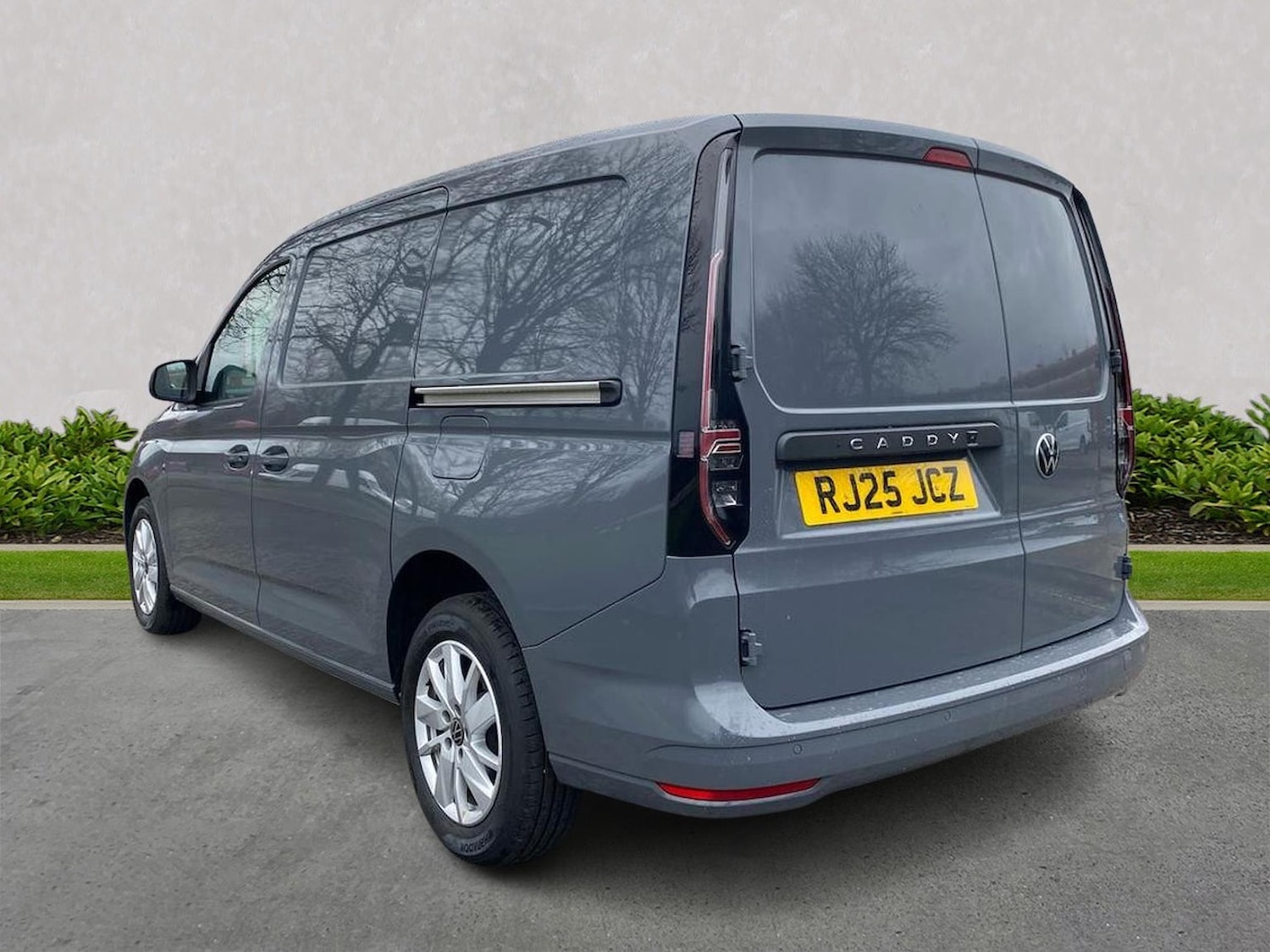 Used Volkswagen Caddy Maxi 2025 for sale - 77973986: Photo 2