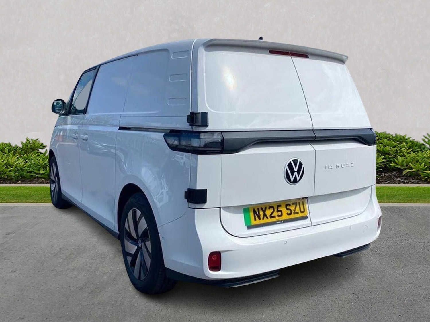 Used Volkswagen ID.Buzz 2025 for sale - 77567699: Photo 2