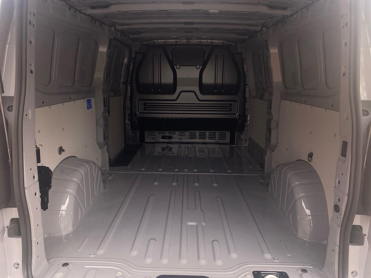 Used Volkswagen Transporter 2025 for sale - 77488013: Photo 17