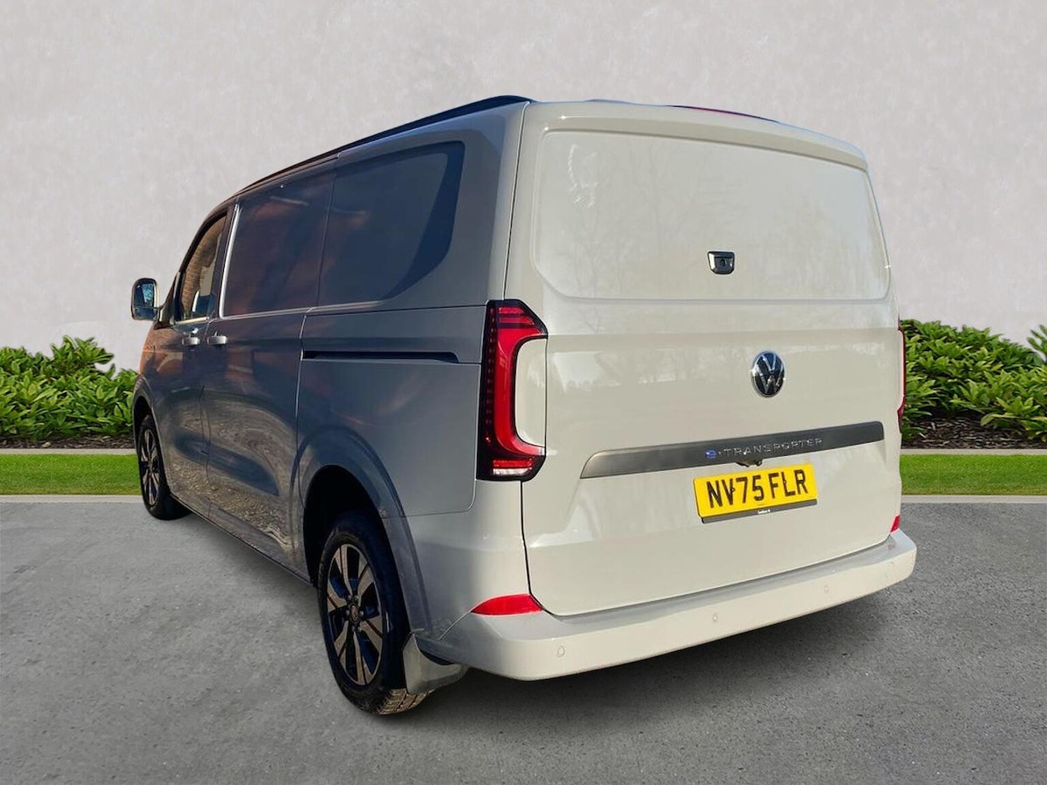 Used Volkswagen Transporter 2025 for sale - 77487938: Photo 2