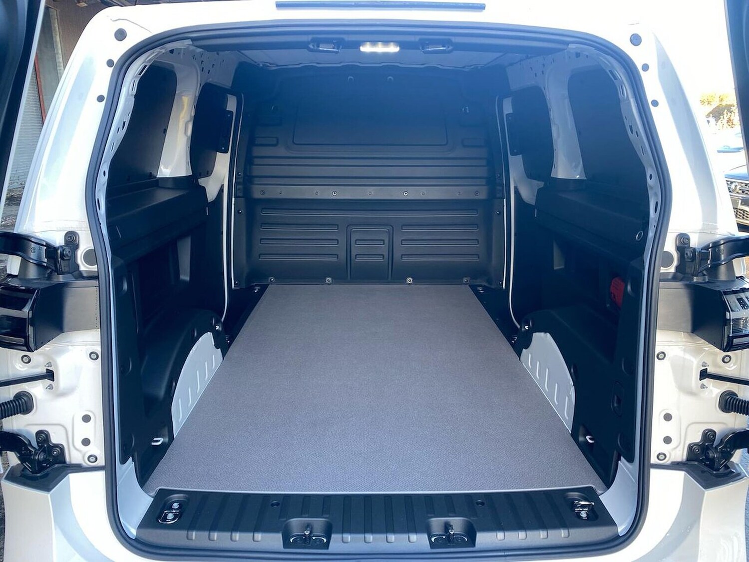 Used Volkswagen ID.Buzz 2025 for sale - 77487942: Photo 17