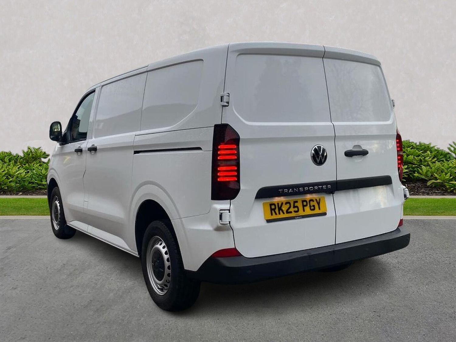 Used Volkswagen Transporter 2025 for sale - 77487983: Photo 2