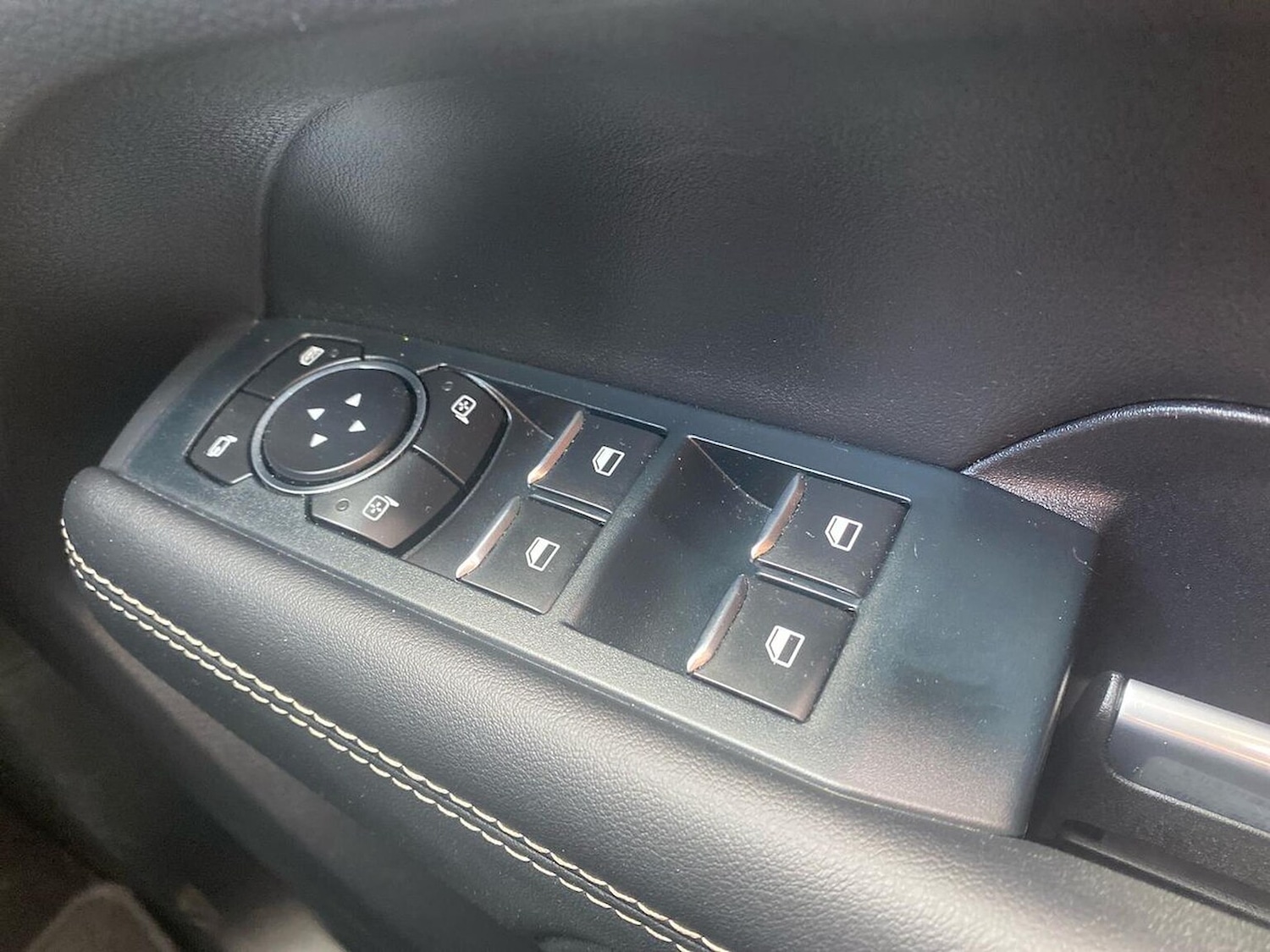 Used Volkswagen Amarok 2024 for sale - 76193231: Photo 29