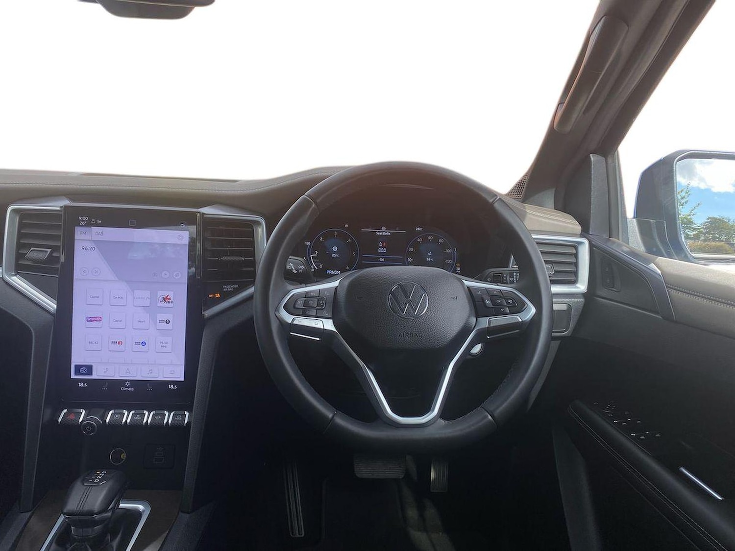 Used Volkswagen Amarok 2024 for sale - 76193231: Photo 8
