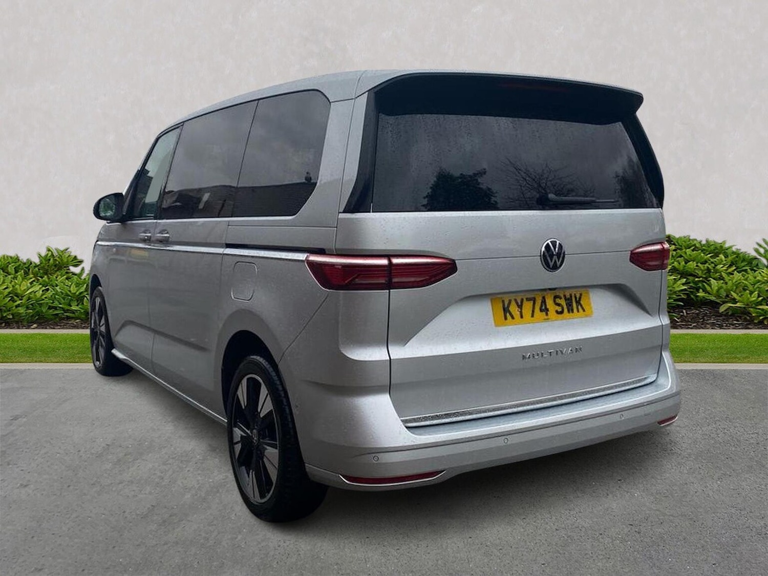 Used Volkswagen Multivan 2025 for sale - 77488009: Photo 2