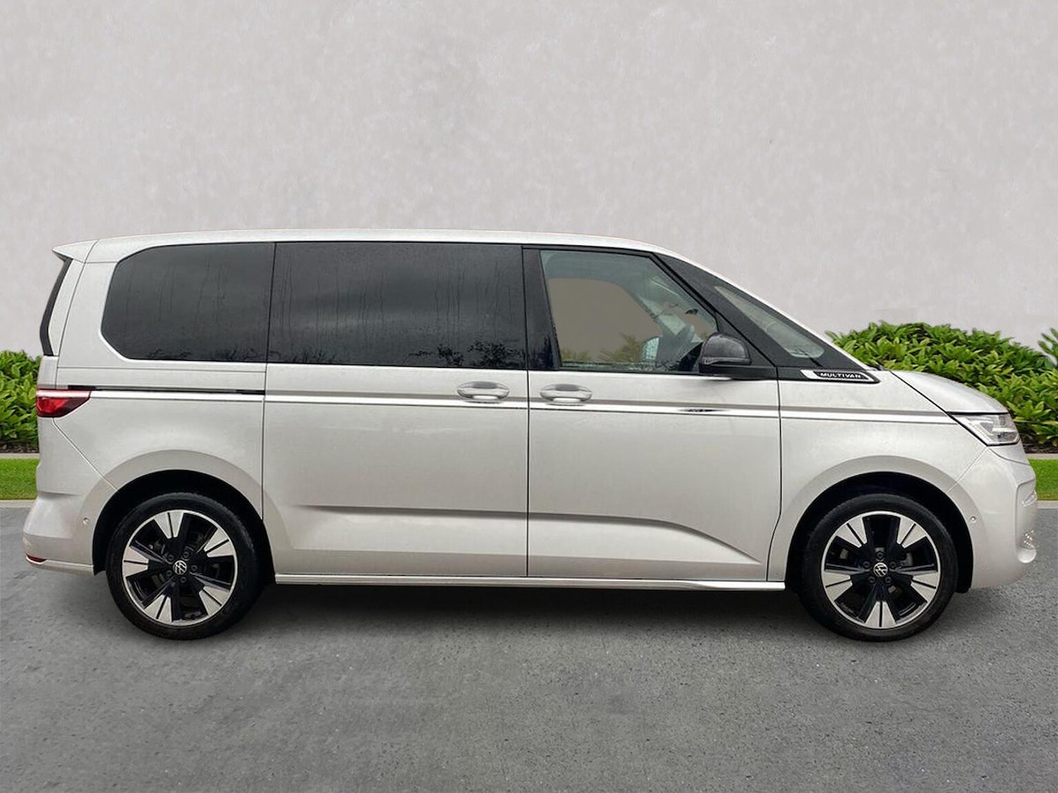 Used Volkswagen Multivan 2025 for sale - 77488009: Photo 3