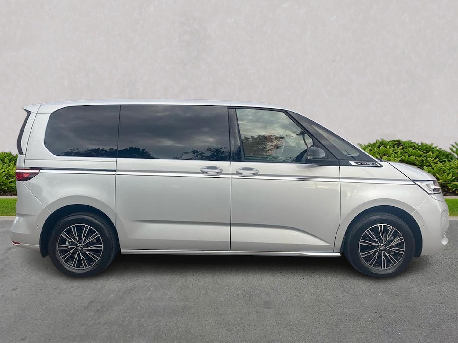 Used Volkswagen Multivan 2025 for sale - 77488030: Photo 3