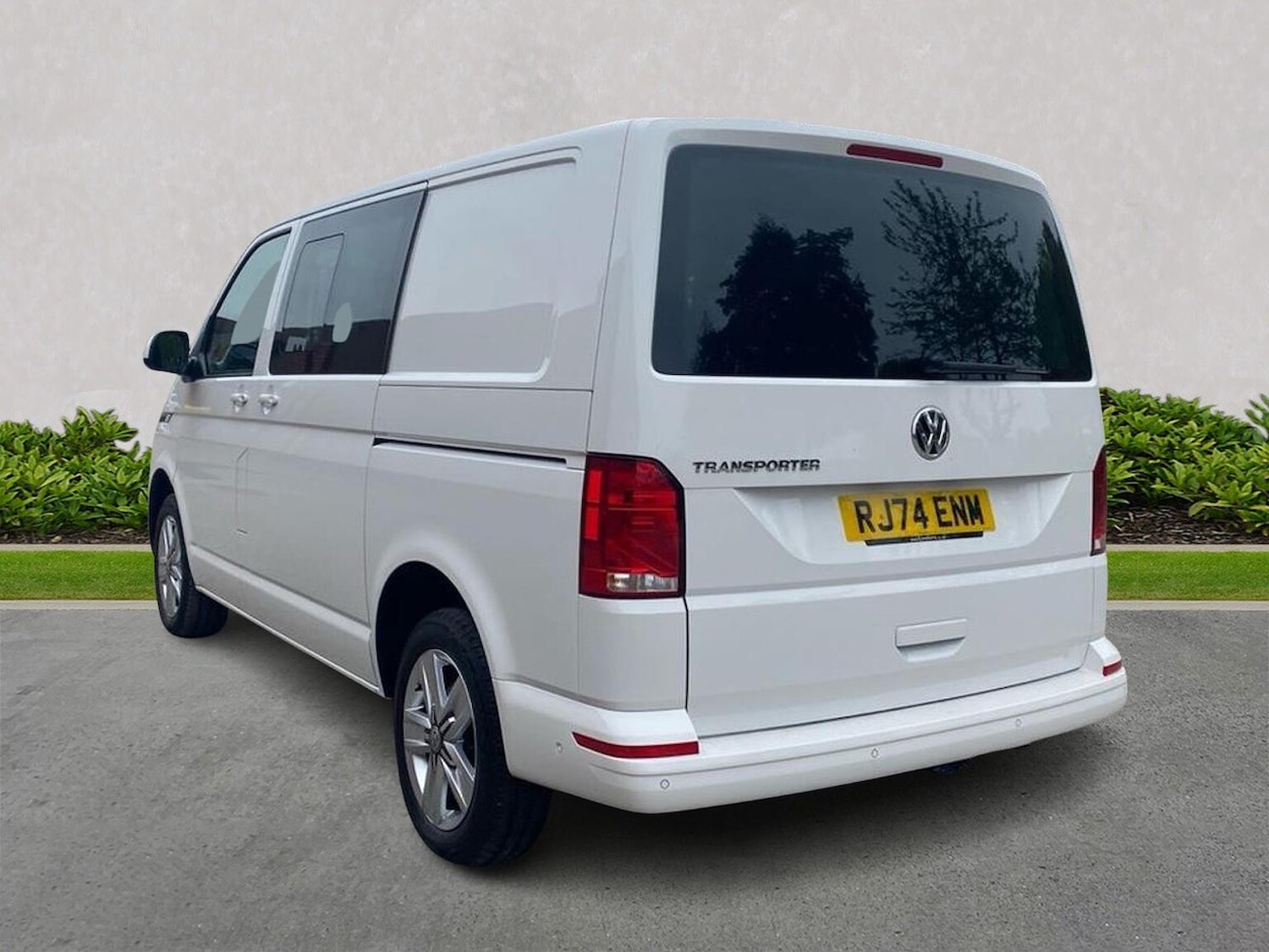 Used Volkswagen Transporter 2024 for sale - 76305441: Photo 2