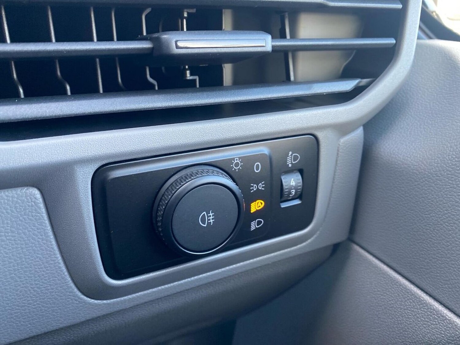 Used Volkswagen Transporter 2025 for sale - 76402459: Photo 31