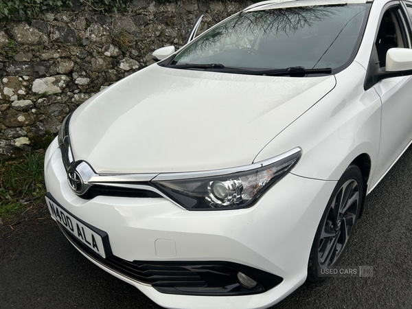 Used Toyota Auris 2015 for sale - 77217950: Photo 2