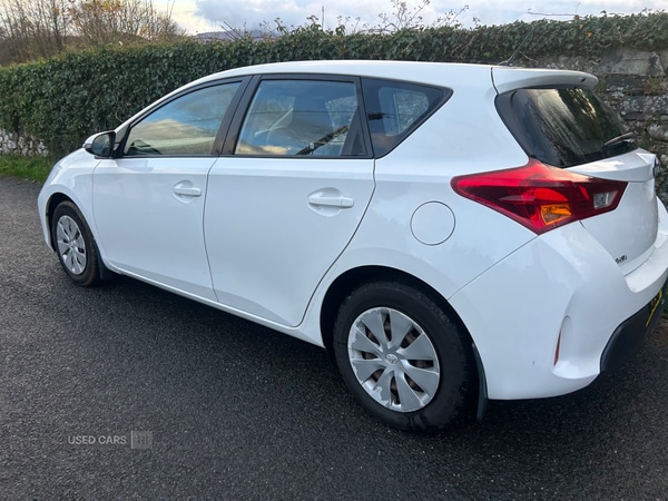 Used Toyota Auris 2013 for sale - 76646604: Photo 2