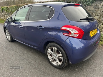 Used Peugeot 208 2015 for sale - 77217949: Photo