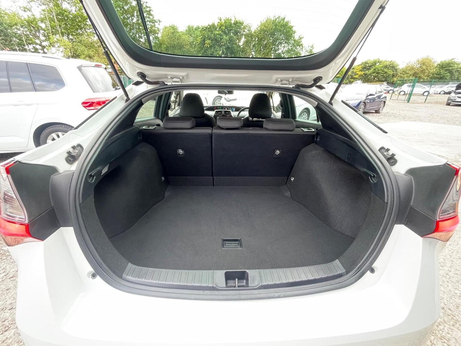 Used Toyota Prius 2020 for sale - 76418399: Photo 25