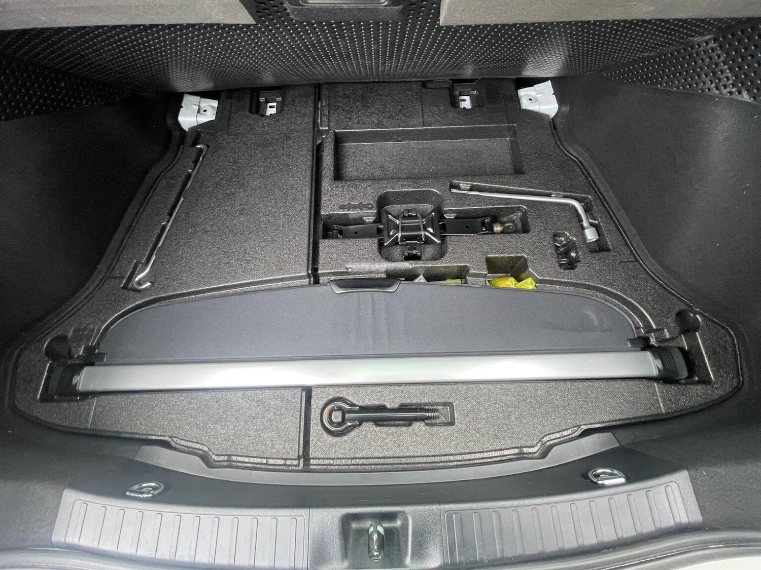 Used Toyota Prius 2020 for sale - 76418399: Photo 26