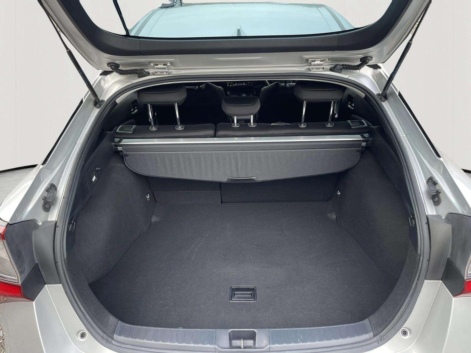 Used Toyota Prius 2020 for sale - 76340348: Photo 21